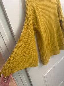 134. Mustard Bell Sleeve Sweater Size M (VGUC)