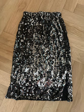 Load image into Gallery viewer, 131. Sequin Skirt Size S (VGUC)