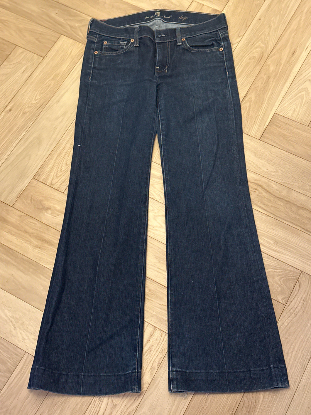 169. SEVEN Dojo Belle Bottom Jeans Size 28 (VGUC)