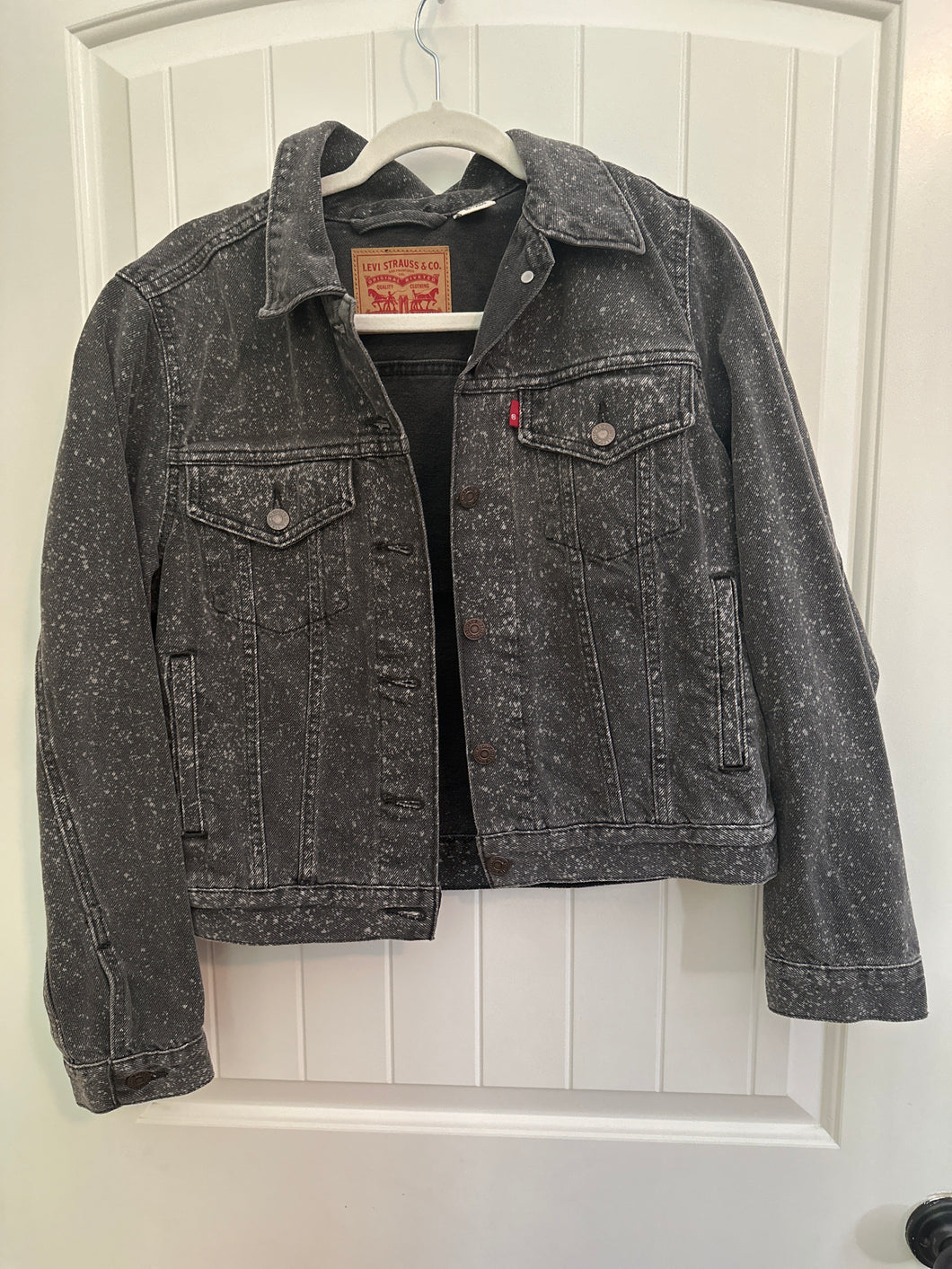 144. Levi’s Black Spotted Denim Jacket Size L (VGUC)
