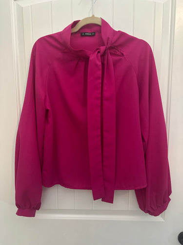 115. Pink Neck Tie Blouse Size M (VGUC)