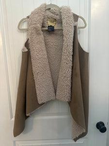 121. Suede and Fur Vest Size L (VGUC)