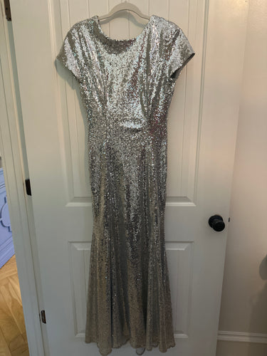 47. SS Silver Sequin Gown Size L (VGUC)