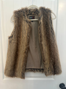 122. Fur Vest Size M (VGUC)