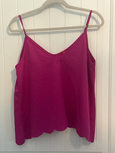 31. Pink Scallop Bottom Tank Size M (VGUC)