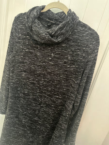 102. Banana Republic Sweater Dress Size M (VGUC)