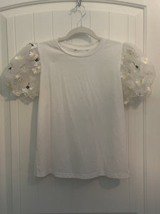 37. Daisy Puff Sleeve Tee Size M (VGUC)