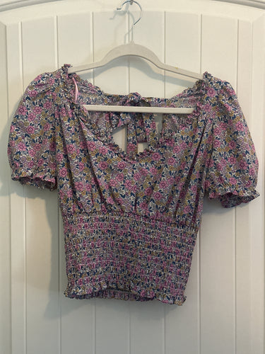 17. Floral Smocked Top Size M (VGUC)