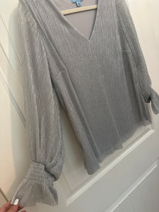 108. CeCe Silver Top Size M (VGUC)