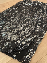 Load image into Gallery viewer, 131. Sequin Skirt Size S (VGUC)