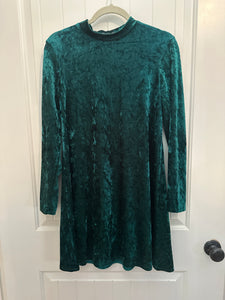 98. Green Velvet LS Dress Size 10 (VGUC)