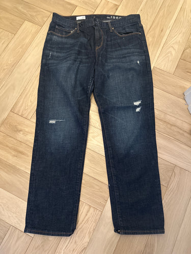 162. GAP Sexy Boyfriend Jeans Size 29R (VGUC)